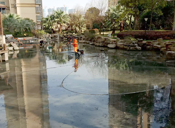 花溪景观池淤泥清理